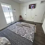 Central Dallas - Alluring 1 Bed 1 Bath