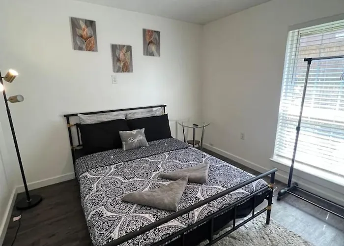 Central Dallas - Alluring 1 Bed 1 Bath