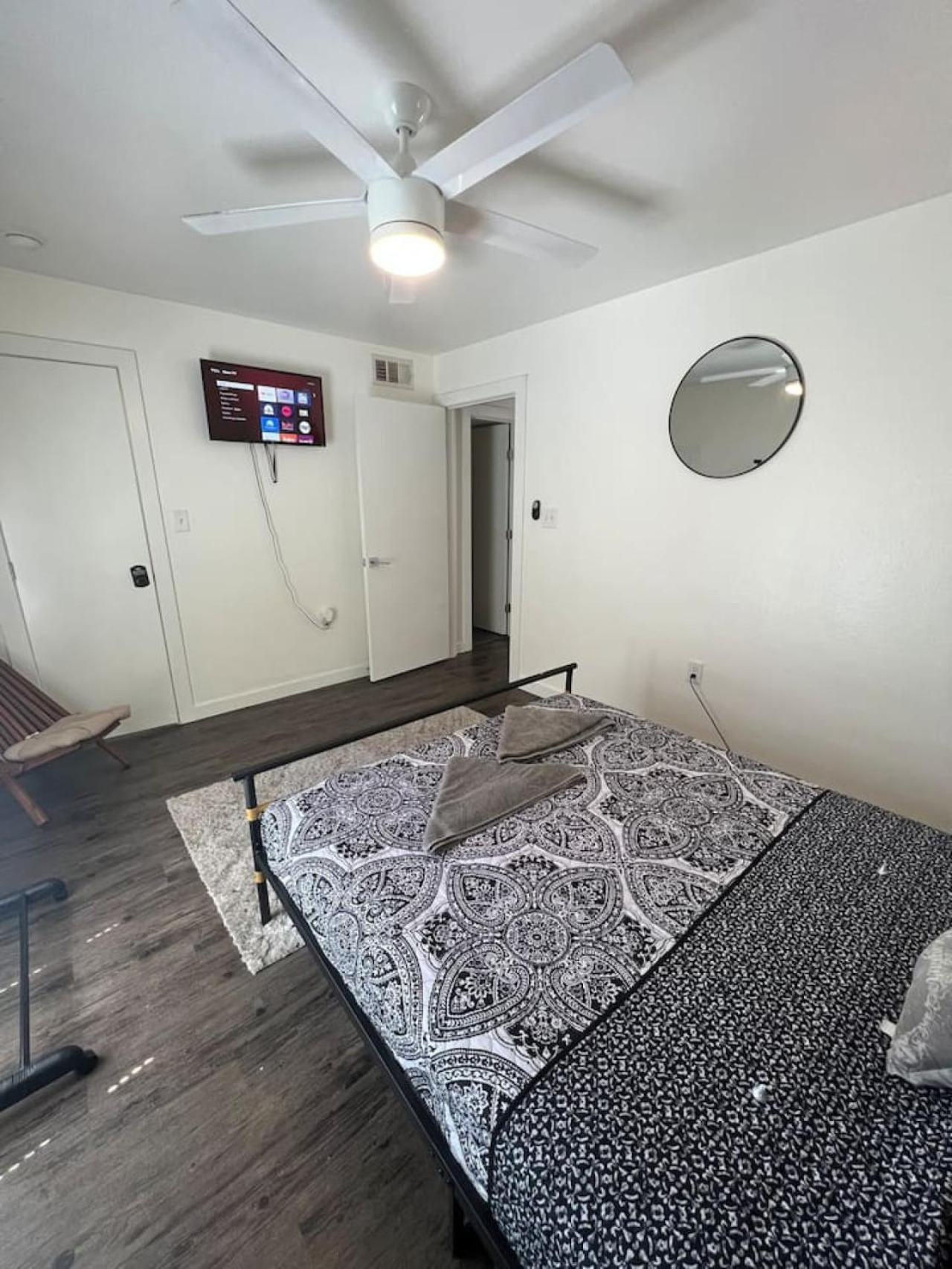 - Alluring 1 Bed 1 Bath * Dallas